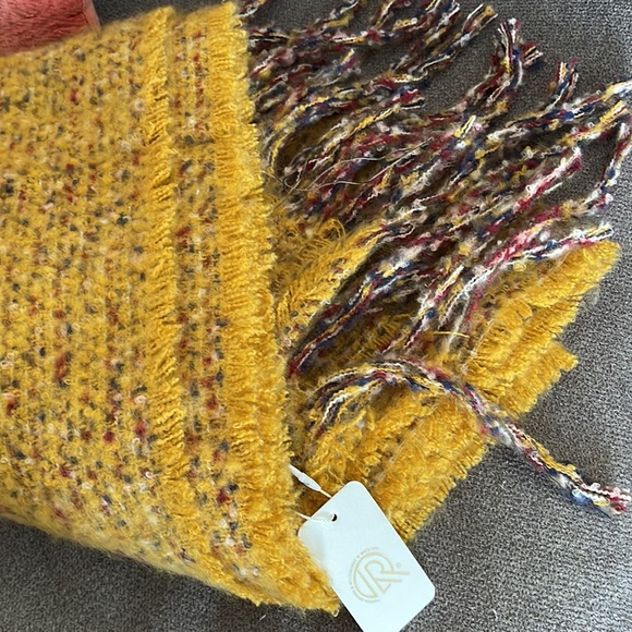 Amazing Scarf - Picture 4 of 7